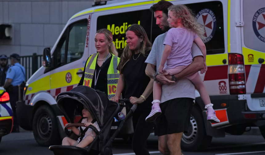 Sydney’de bıçaklı saldırı: Altı kişi öldü, saldırgan polis tarafından vuruldu