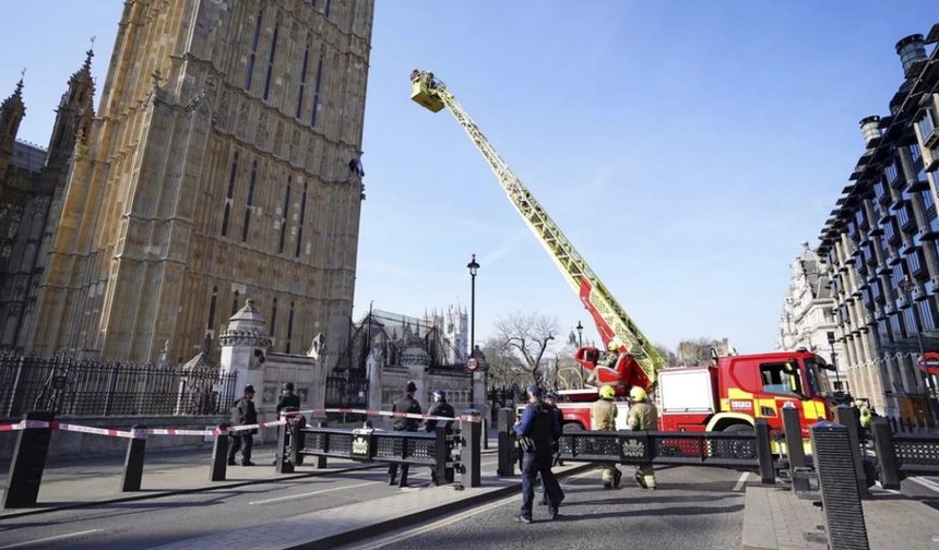 Londra'da Big Ben'e Tırmanan Filistin Destekçisi Protestocu Gündem Oldu