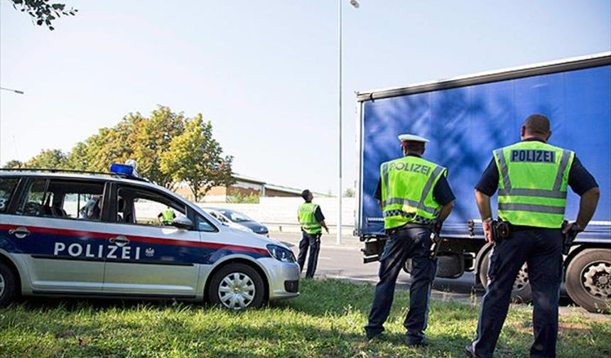 Avusturya, Macaristan ve Slovenya ile Sınır Kontrollerini Uzatıyor