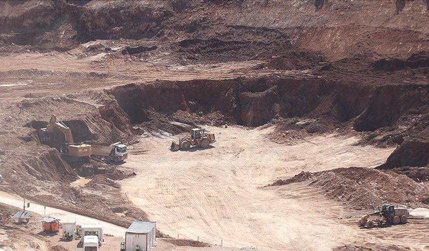 Ukrayna Parlamentosu, ABD ile Maden Anlaşmasını Oybirliğiyle Onayladı