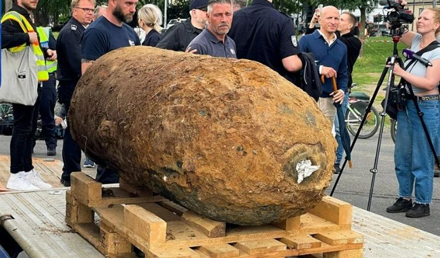 Köln’de 20 Bin Kişi Tahliye Edildi: 2. Dünya Savaşı’ndan Kalma Bombalar İmha Edildi