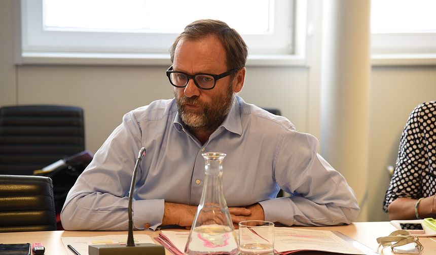 Schellhorn, Sonbaharda Bürokrasiyi Azaltmaya Yönelik İlk Adımları Duyurdu