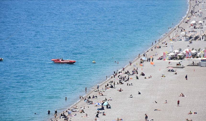 Ekonomik Getiri mi Sosyal Tahribat mı? Avrupa Turizmi Tartışılıyor