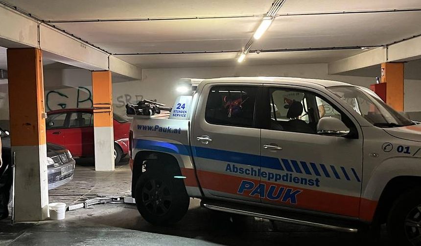 Viyana’da Belediye Konutundaki Kaçak Oto Tamirhanesi Kapatıldı
