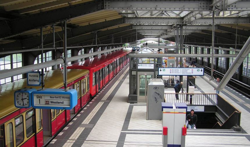 Deutsches Eck hattı kapandı: Tren seferlerinde büyük aksaklıklar başladı