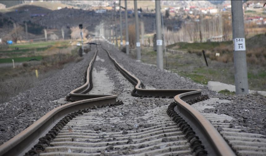 Tren Yolculuğu Hala Uçak Yolculuğundan Daha Pahalı
