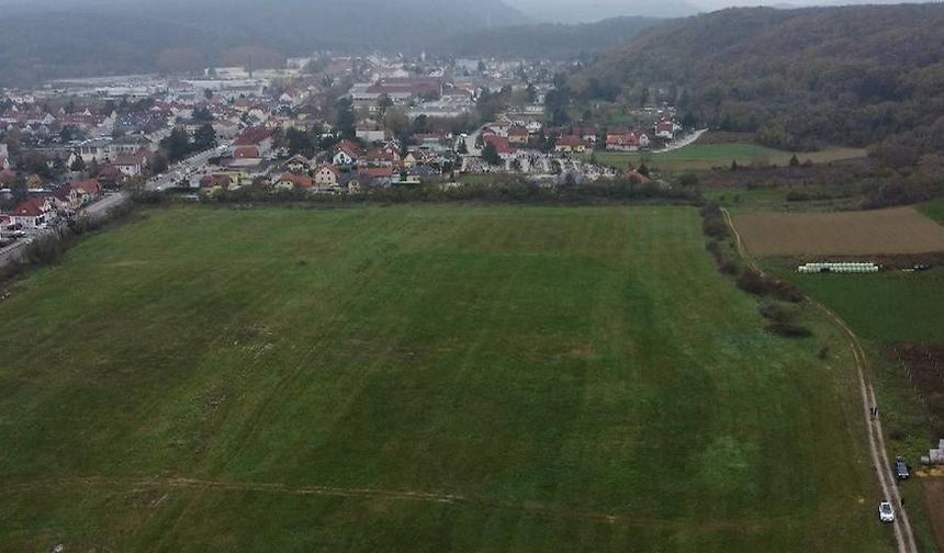 Leobersdorf’ta Tartışmalı İmar Değişikliği: Belediye Başkanı Çıkar Sağlamakla Suçlanıyor