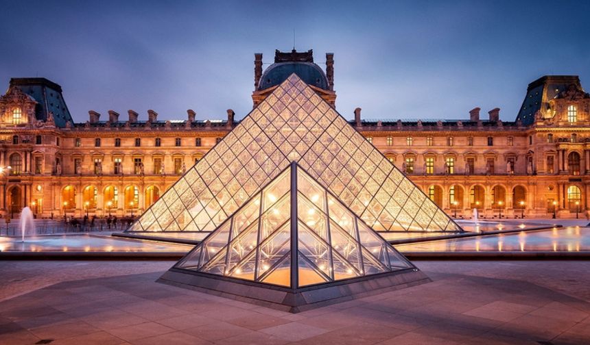 Louvre Müzesi’nde Şok Hırsızlık: Paha Biçilmez Mücevherler Çalındı