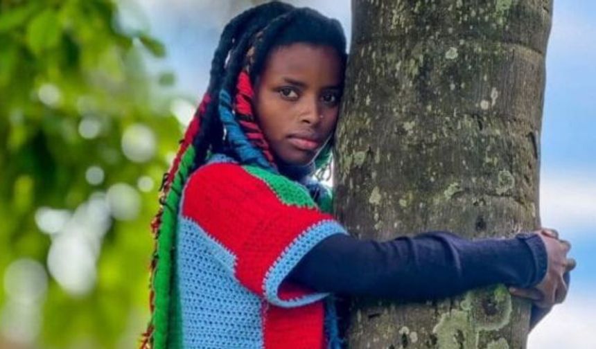 Ağaca 72 saat boyunca sarıldı, dünya rekoru kırdı