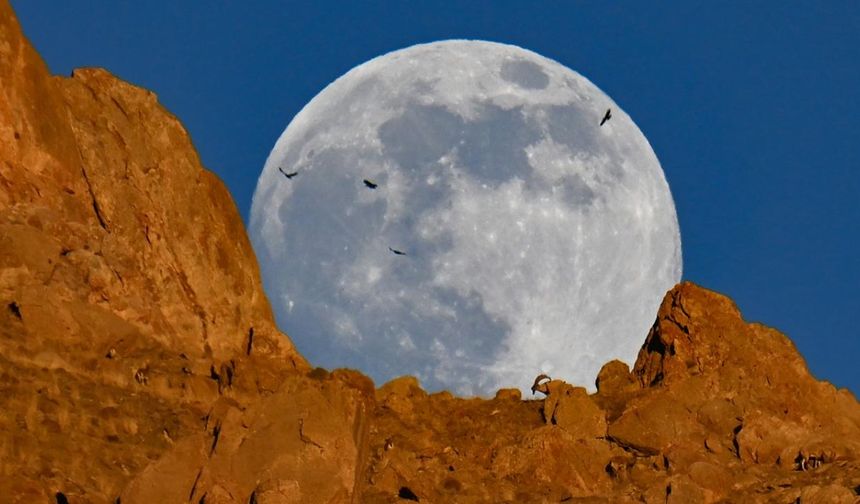 Yılın son Süper Ay'ı bu gece gökyüzünü aydınlatacak