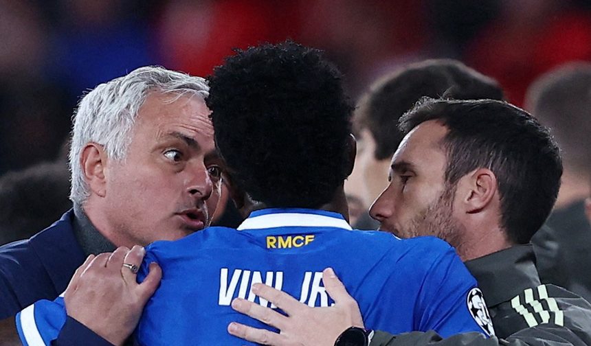Vinicius'a ırkçı hakaret iddiası: Jose Mourinho'ya büyük tepki var