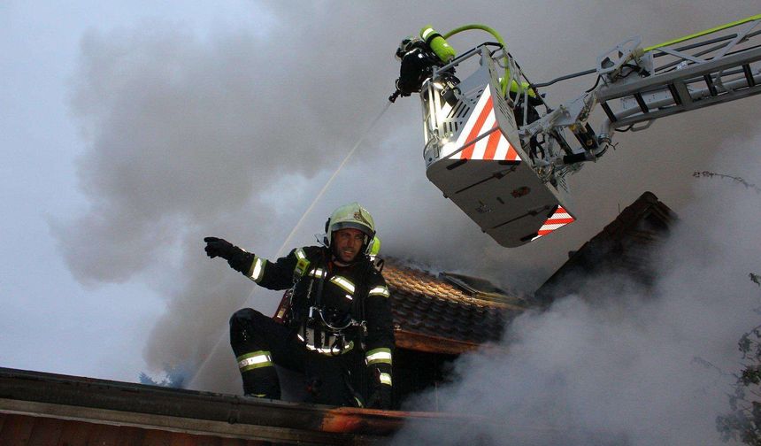 Aşağı Avusturya’da korkutan yangın: Bir ev tamamen küle döndü