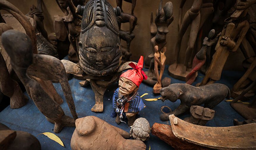 Fransa sömürge döneminde yağmalanan eserlerin iadesine ilişkin yasayı kabul etti