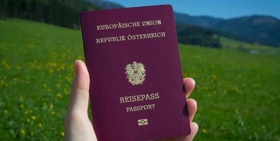 Avusturya'da Komşusuna Usulsüz Vatandaşlık Sağladığı İddia Edilen Memur İnceleme Altında