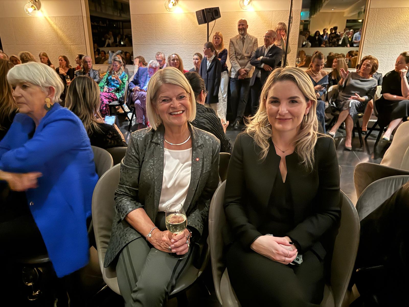 4251728E 4A87 4E22 Add7 2656E44F709E