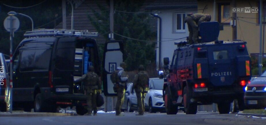 Avusturya'daki Okul Cinayetinde Yeni Detaylar: Şüpheli Öğretmen Saatlerce Cesedin Yanında Kalmış