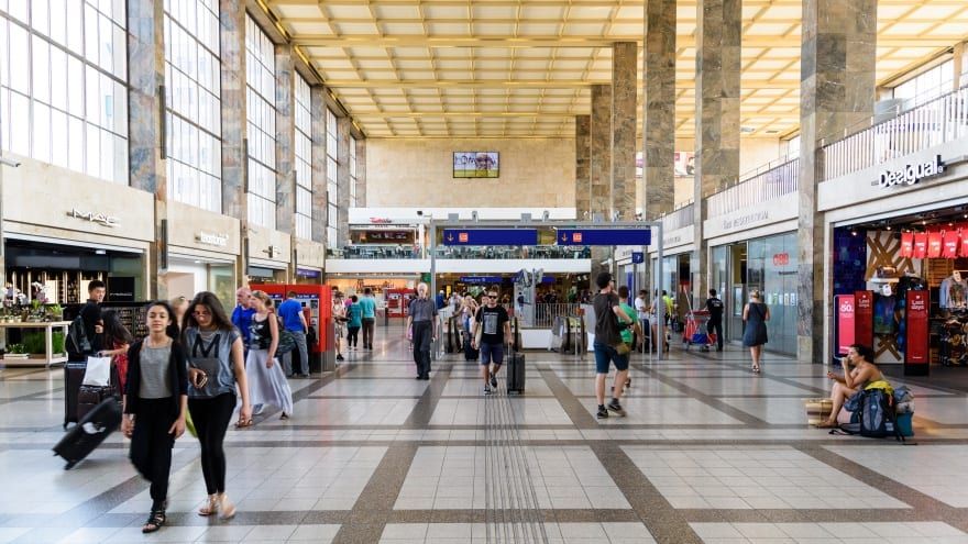 Avusturya’da Uçak Biletlerindeki Vergi Tartışması Büyüyor: Beş Eyaletten Kaldırılması Çağrısı