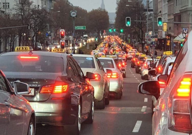 Viyana’da 6 Bin Kişilik Büyük Protesto: Ringstrasse Trafiğe Kapatılacak